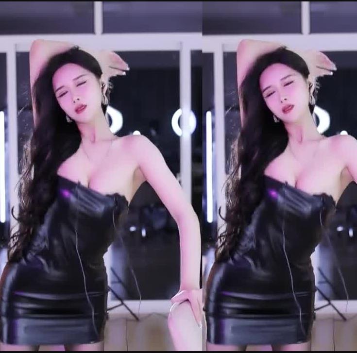 0926155254.jpg 网易CC小恩雅 紫光紧身皮裙带声舞